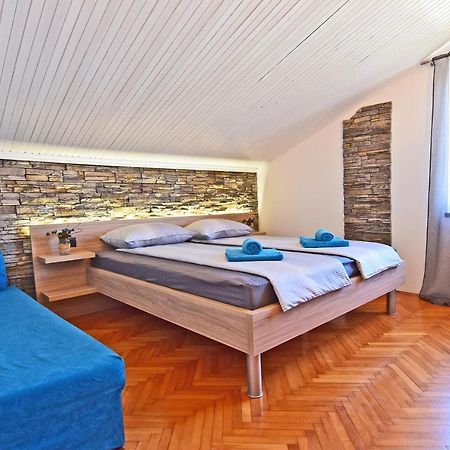 Apartment Leona Pula Luaran gambar