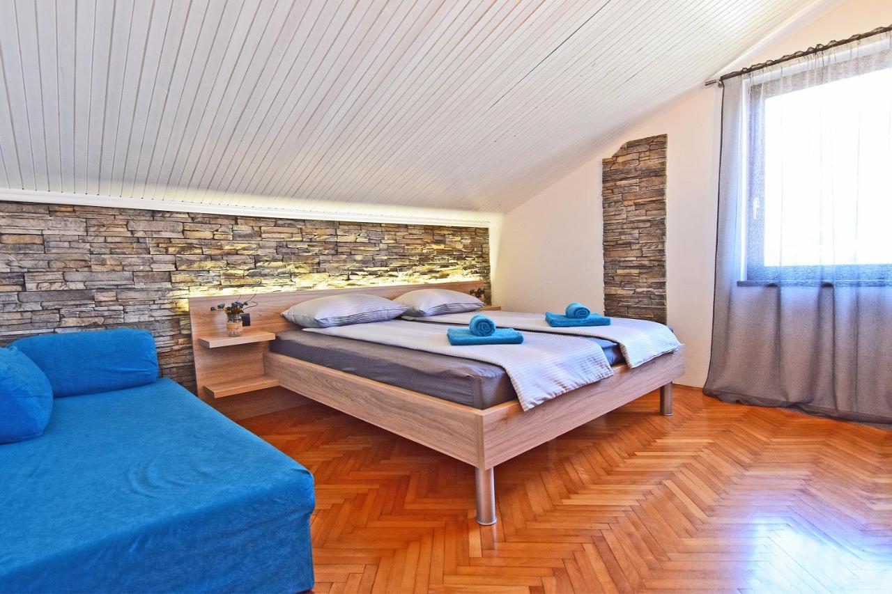 Apartment Leona Pula Luaran gambar