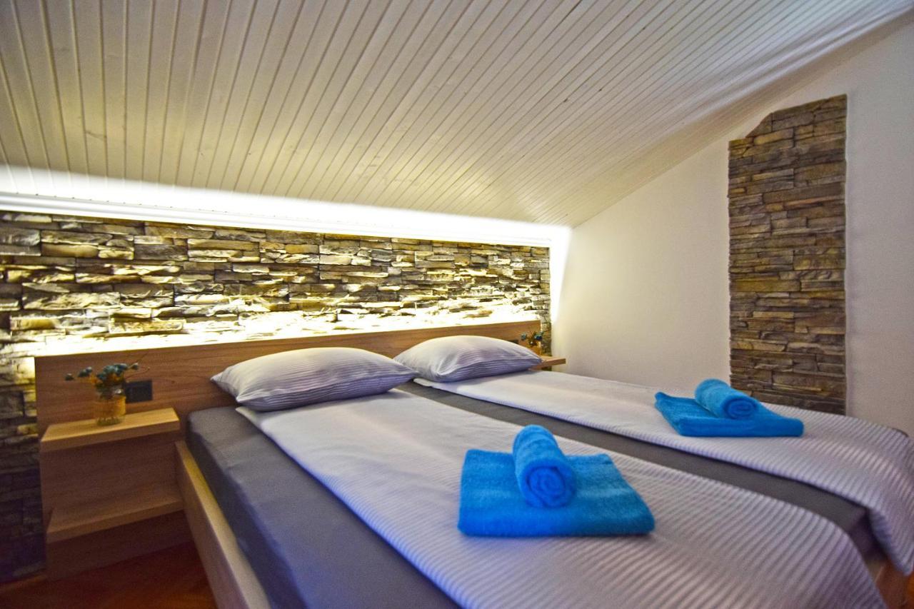 Apartment Leona Pula Luaran gambar