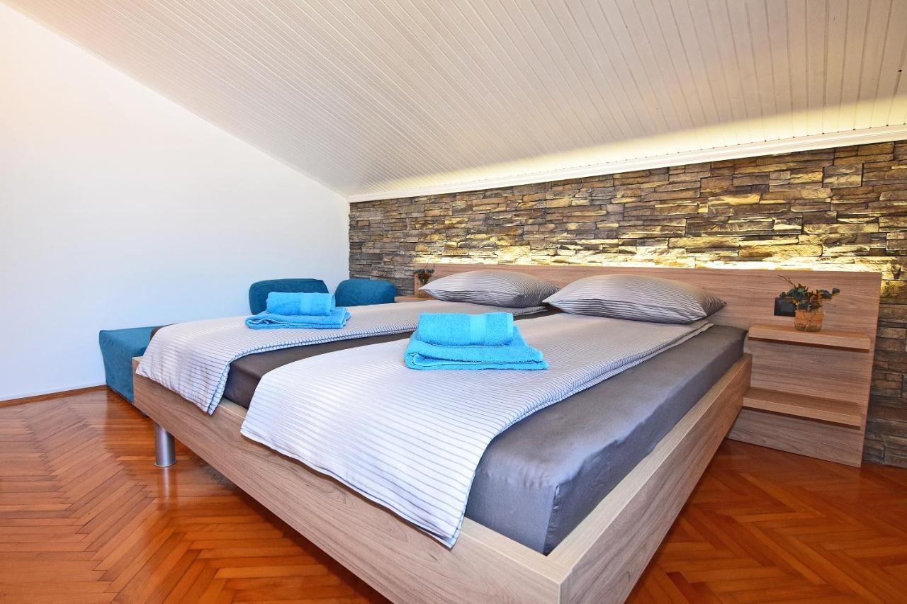 Apartment Leona Pula Luaran gambar