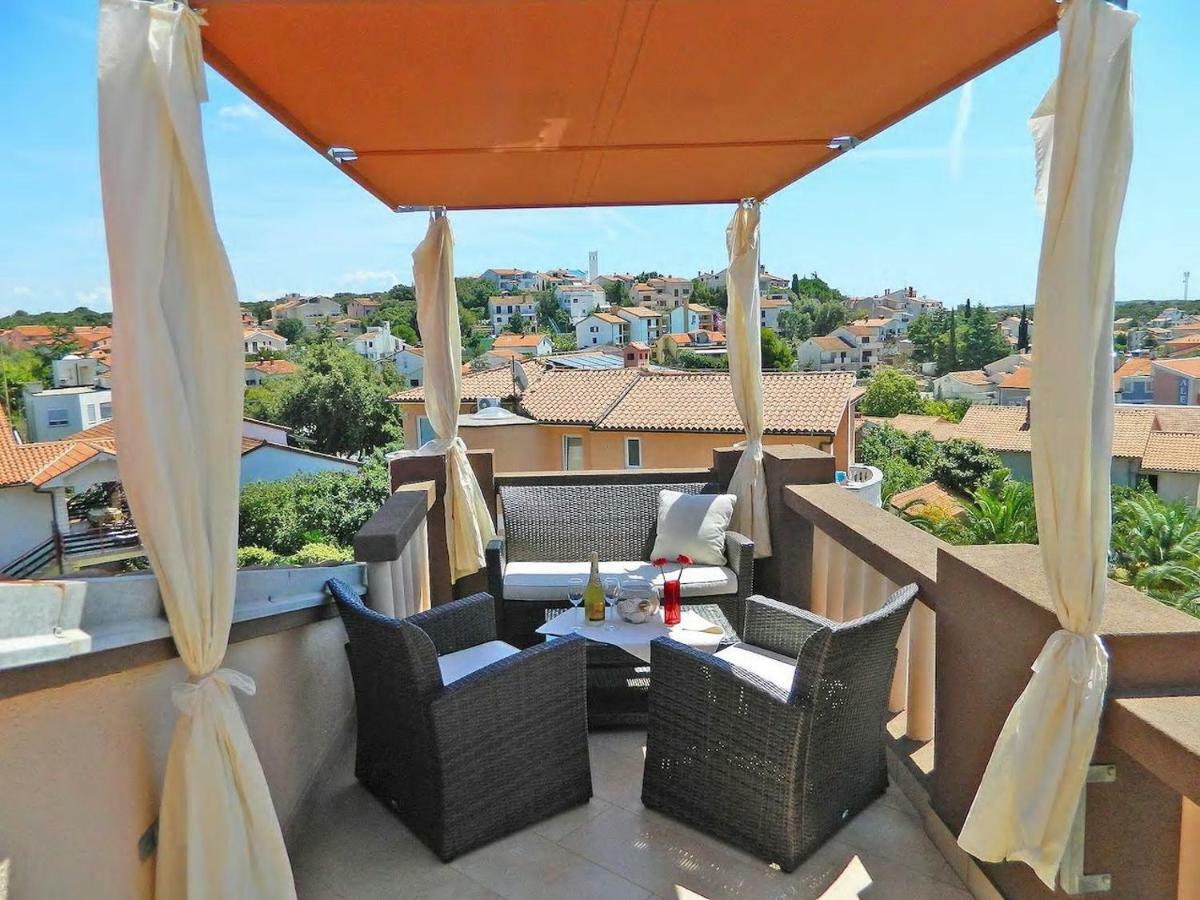Apartment Leona Pula Luaran gambar