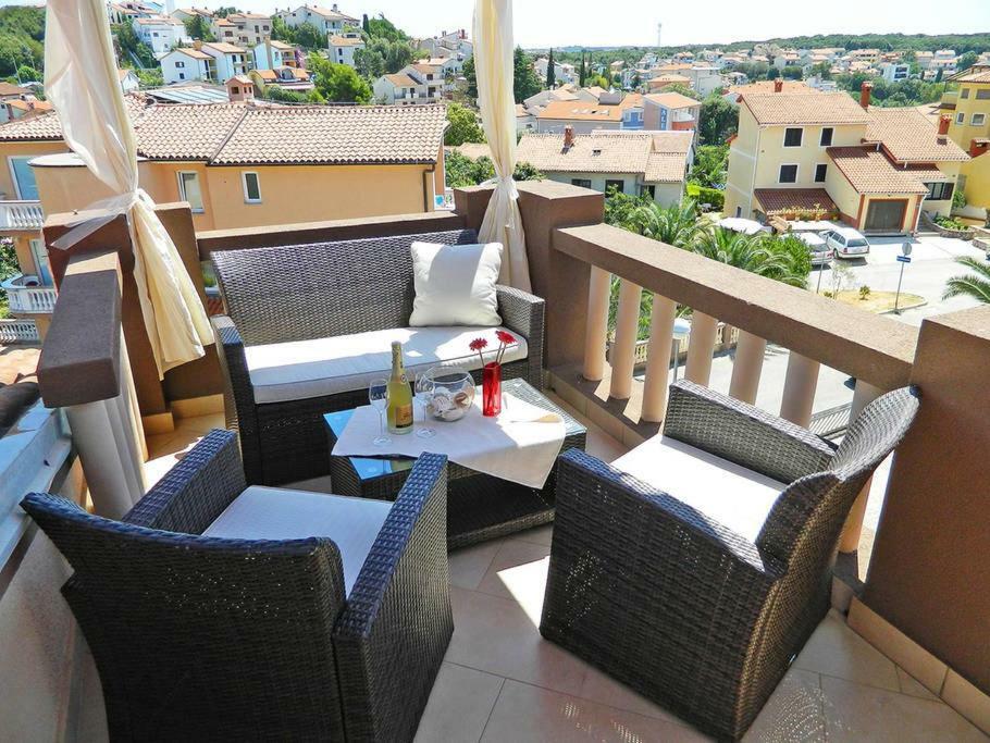 Apartment Leona Pula Luaran gambar