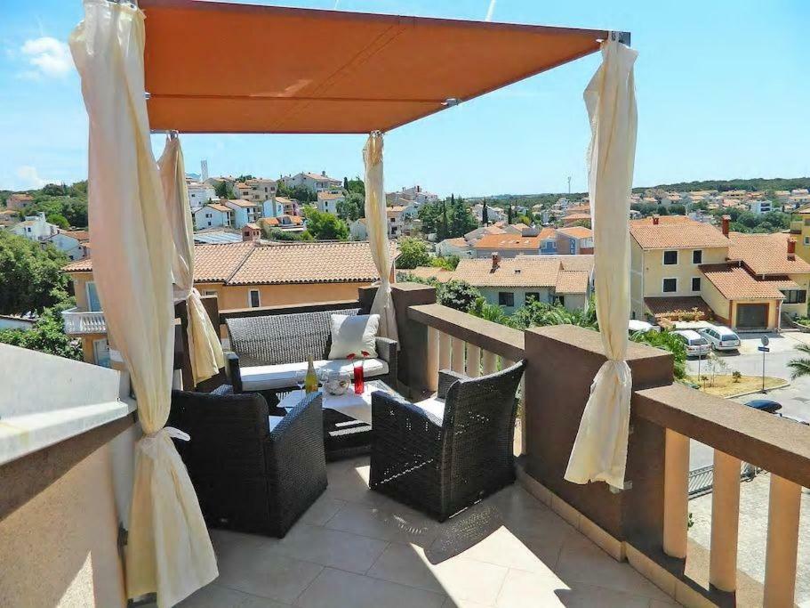 Apartment Leona Pula Luaran gambar